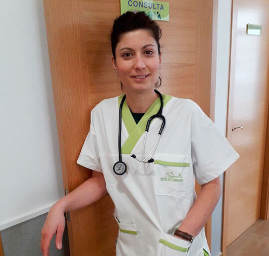 Dra. Marta Castellano Zarco | Clínica Veterinaria Vet&Vet Tarancón